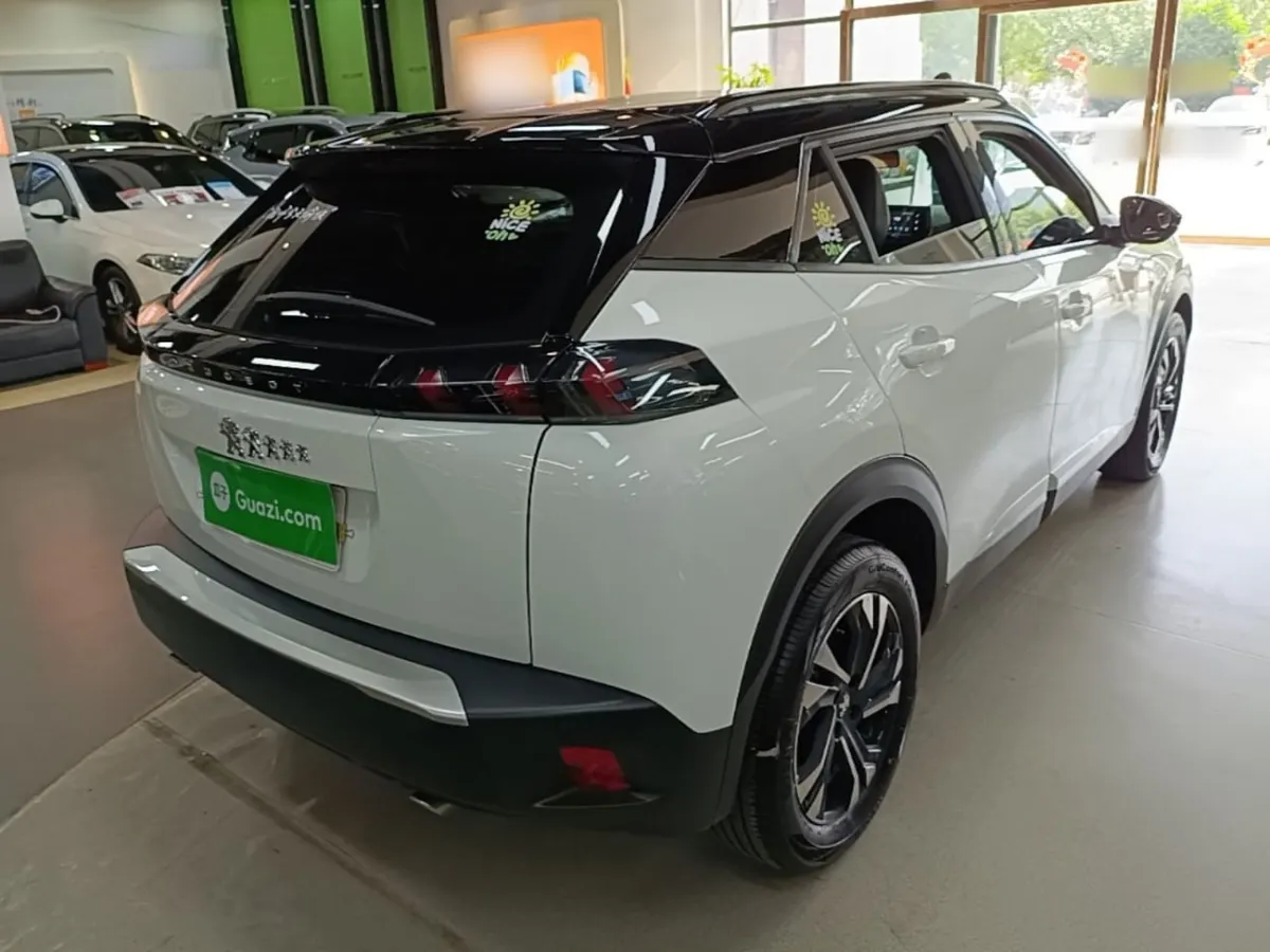 PEUGEOT 2008 2022