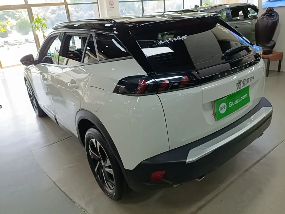 PEUGEOT 2008 2022