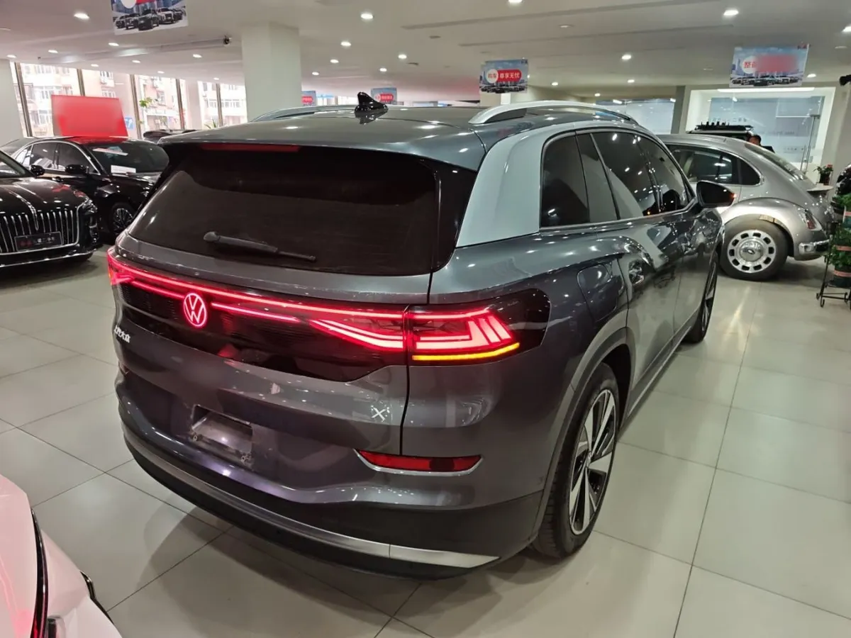 VOLKSWAGEN ID 2023