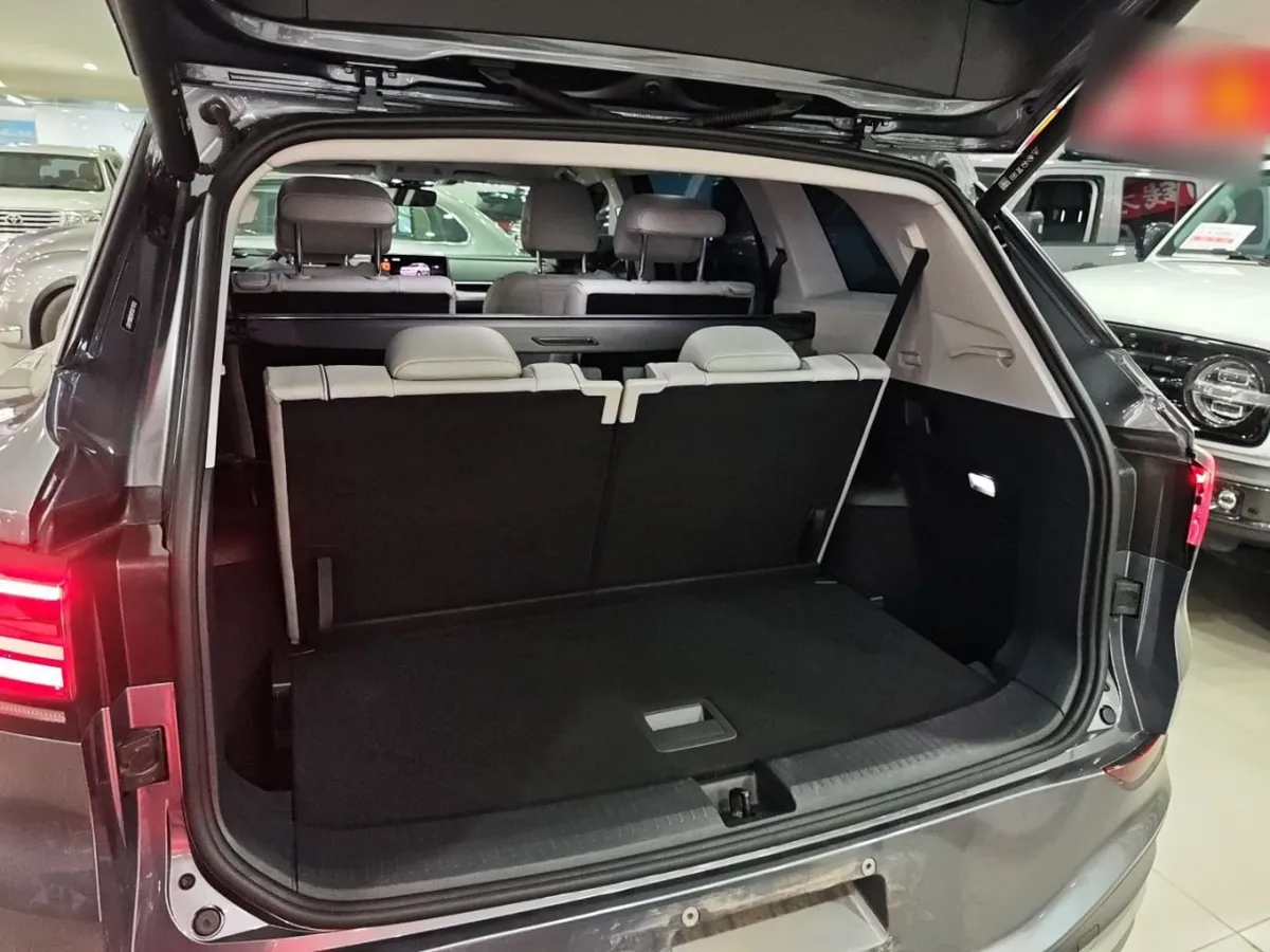 VOLKSWAGEN ID 2023