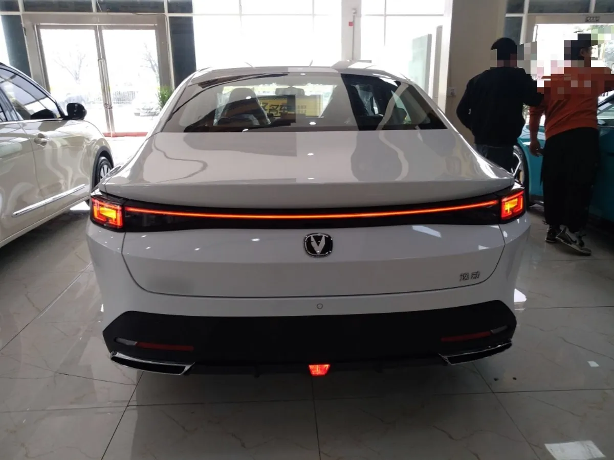CHANGAN EADO PHEV 2025