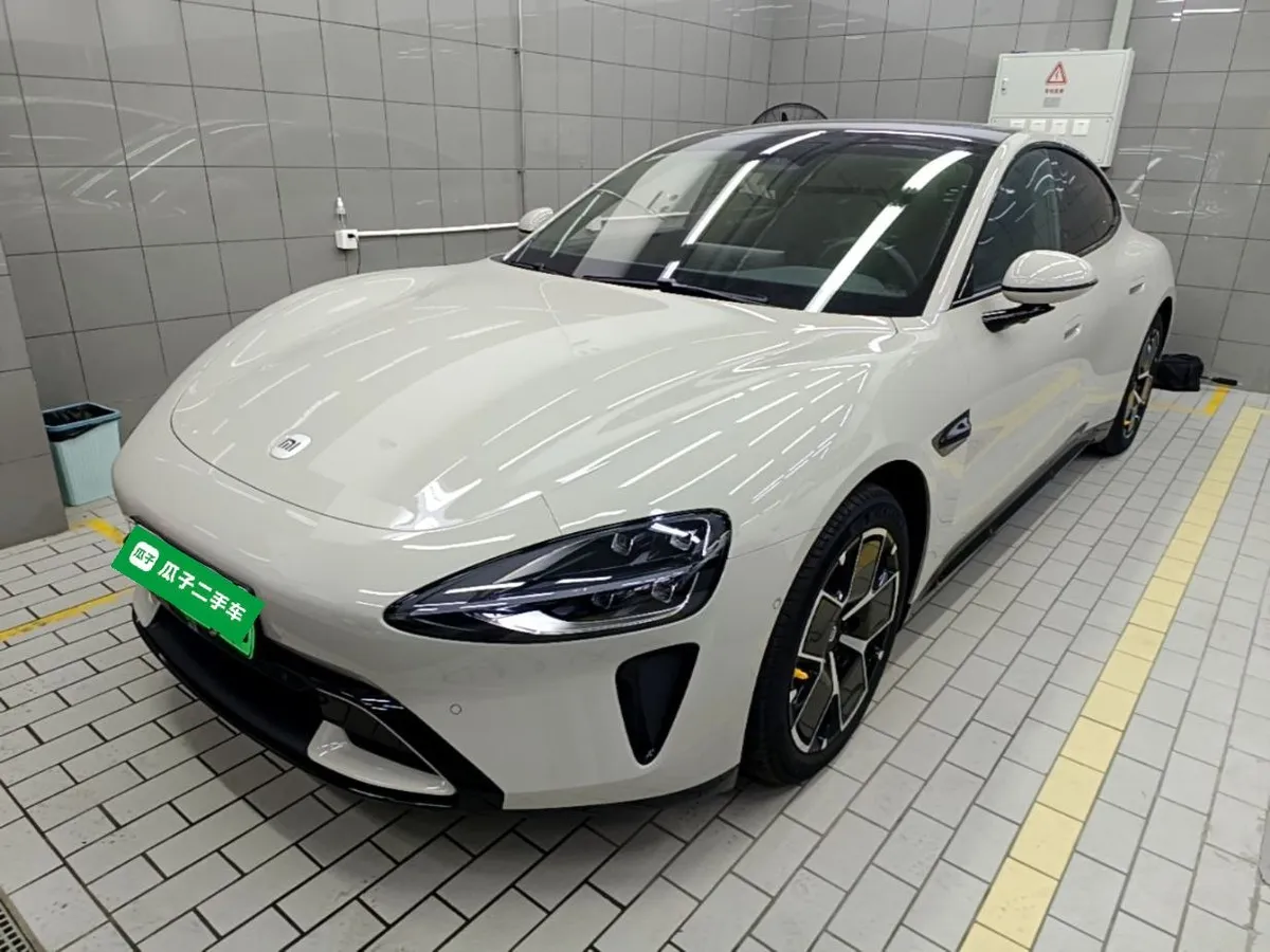 XIAOMI AUTO SU7 2025