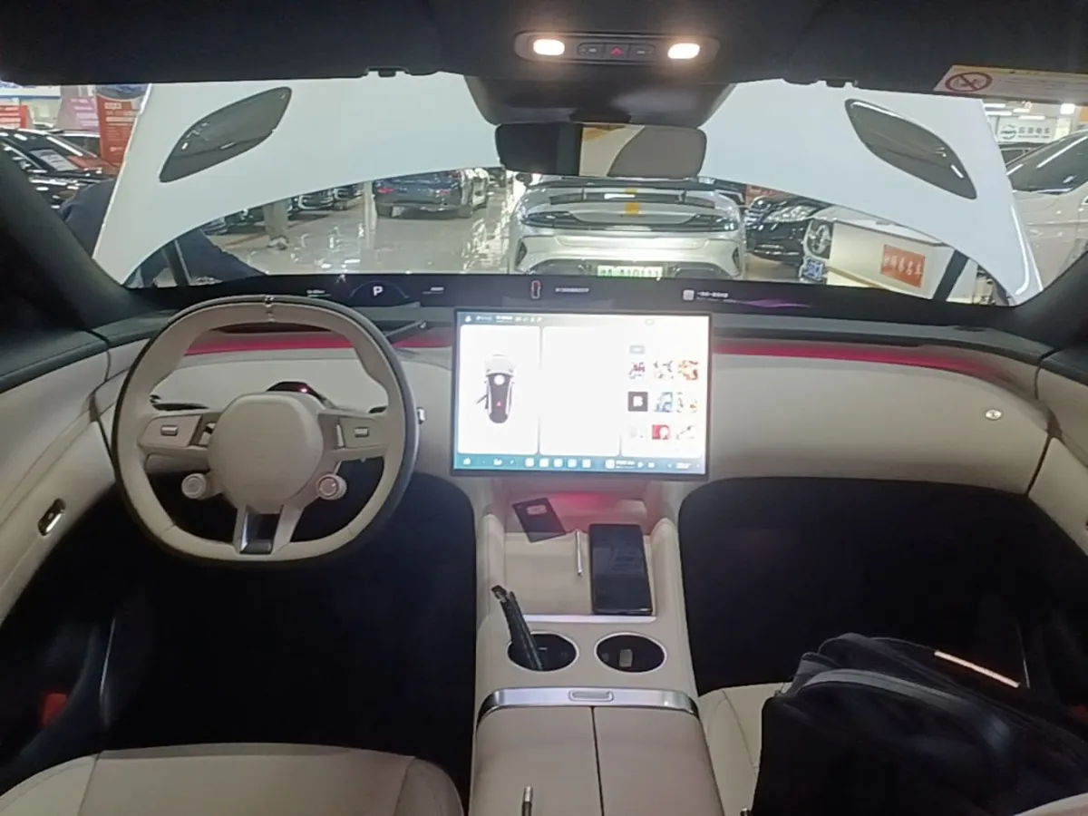 XIAOMI AUTO YU7 2025