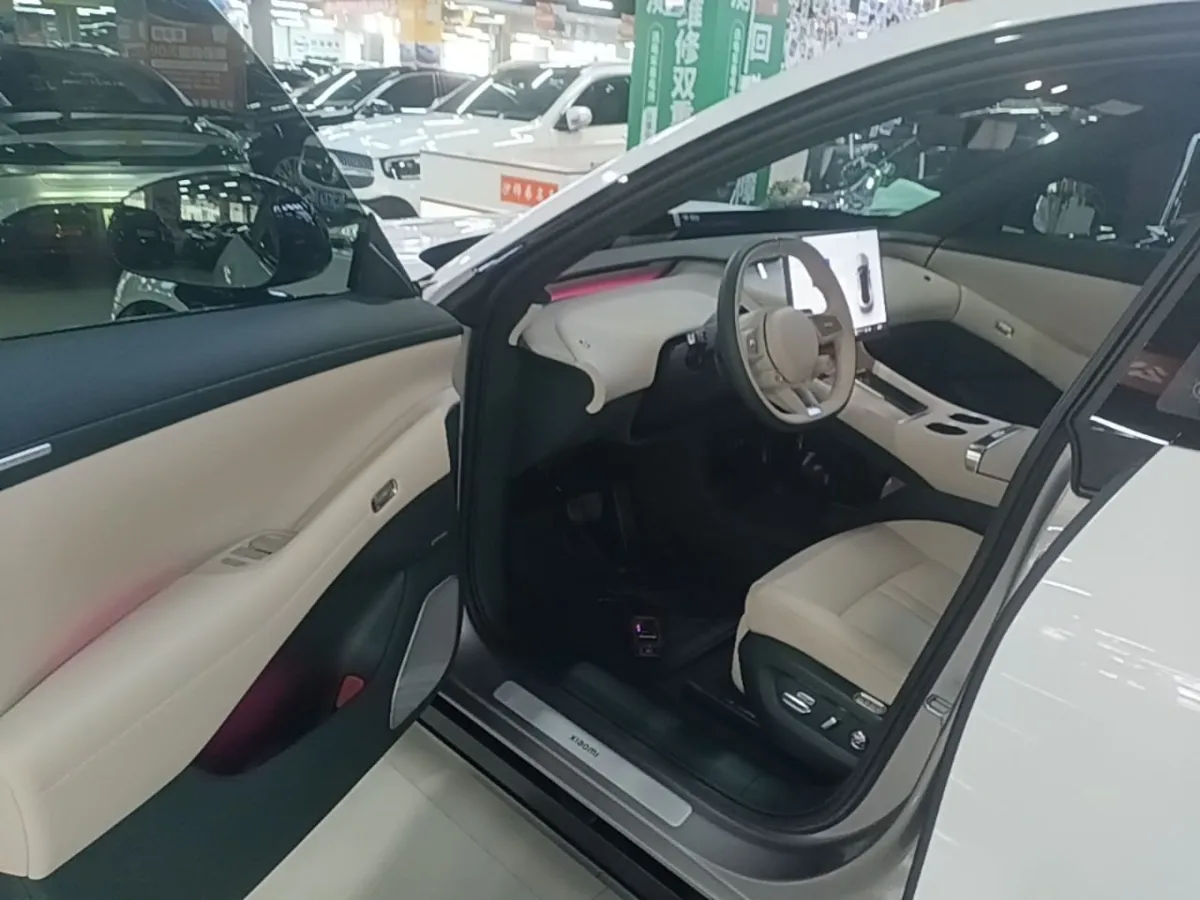 XIAOMI AUTO YU7 2025