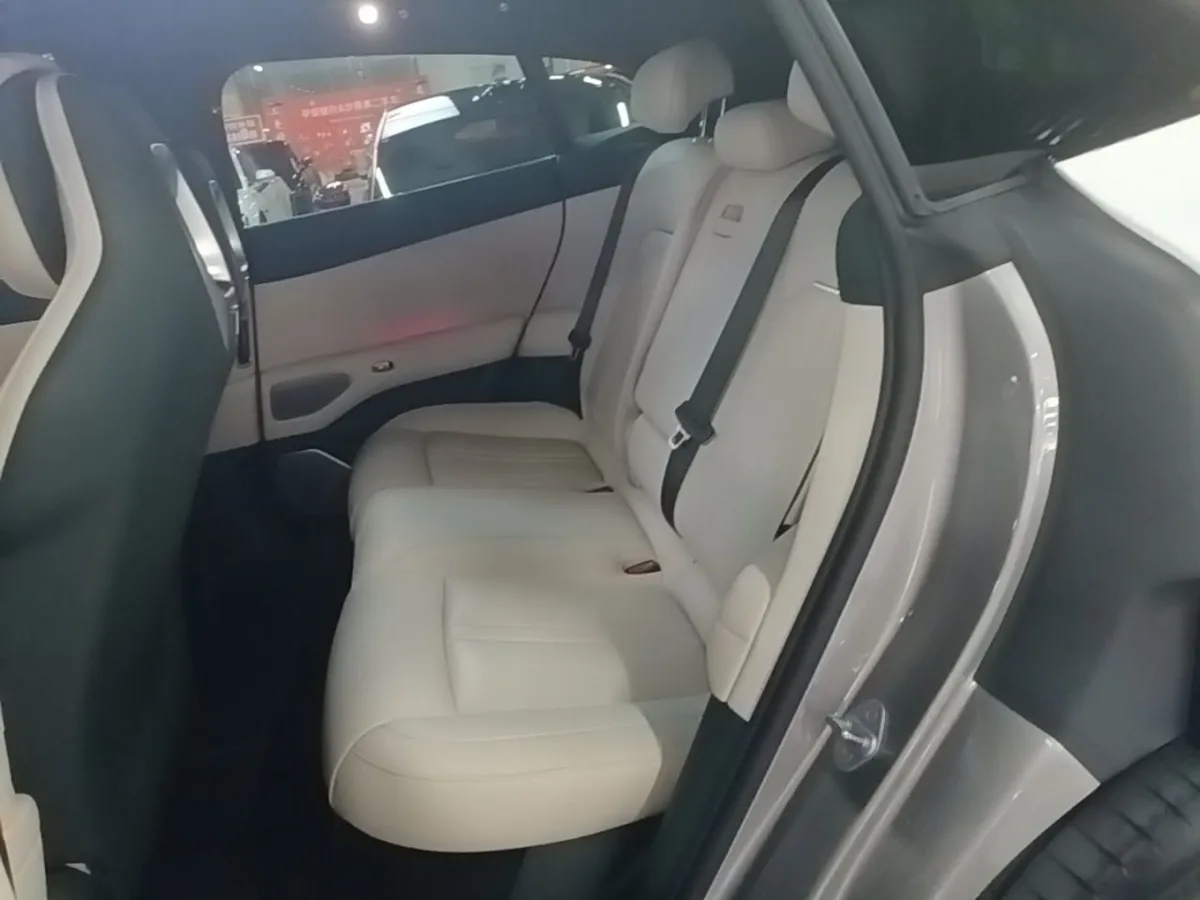 XIAOMI AUTO YU7 2025