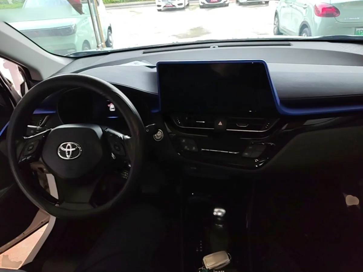 TOYOTA C-HR LUXURY 2023
