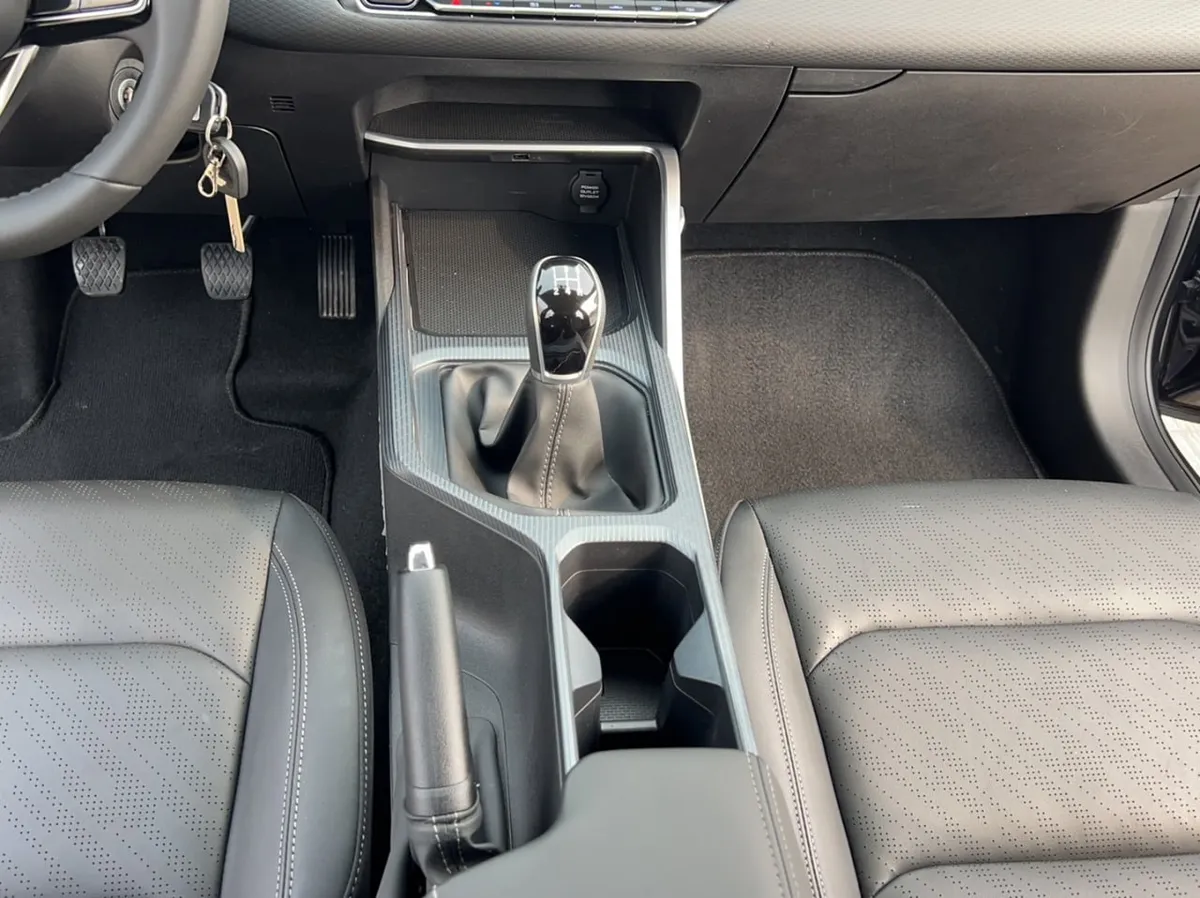 GEELY EMGRAND ELITE 2022