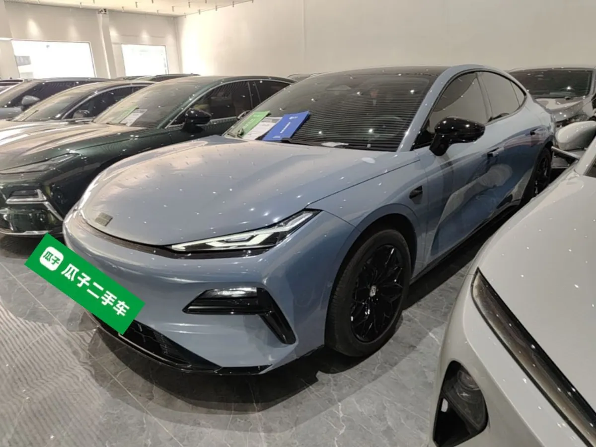 GEELY GALAXY 8 2025