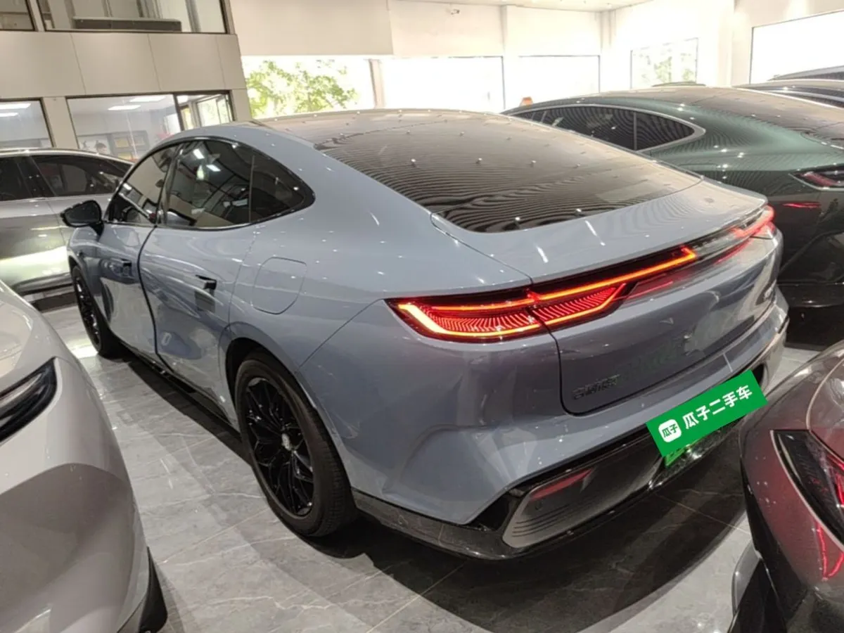 GEELY GALAXY 8 2025