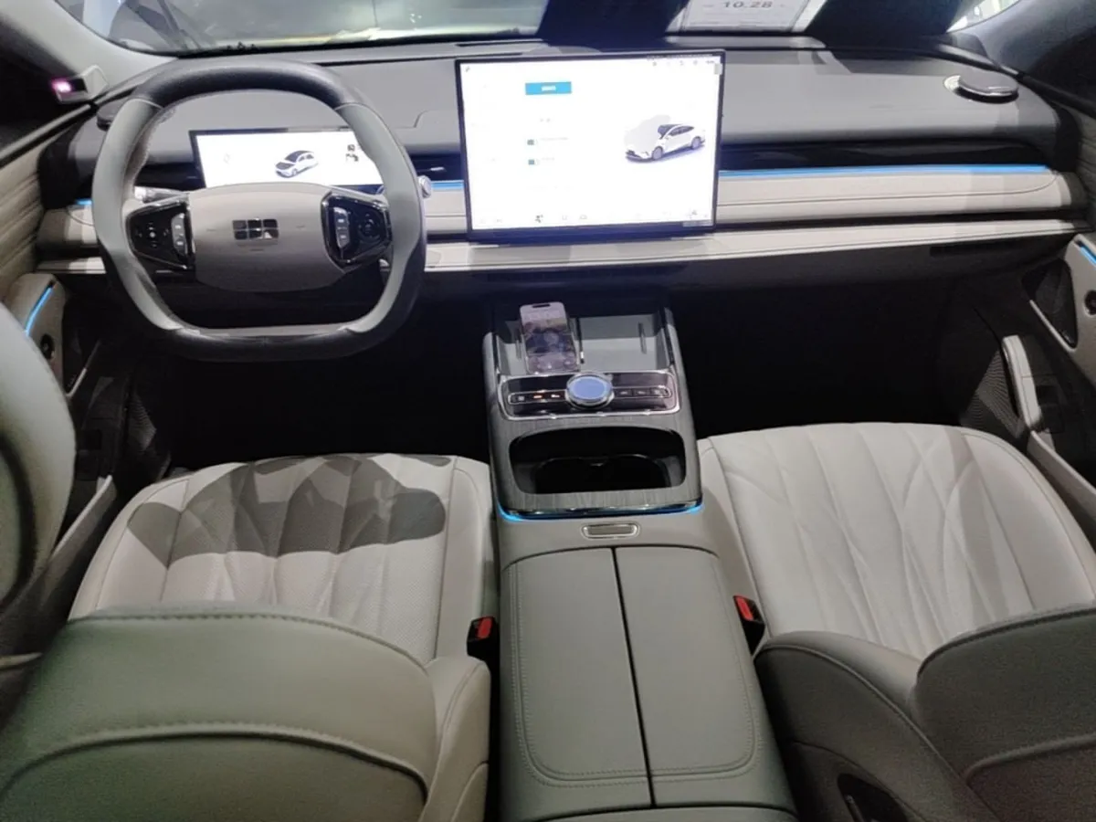 GEELY GALAXY 8 2025