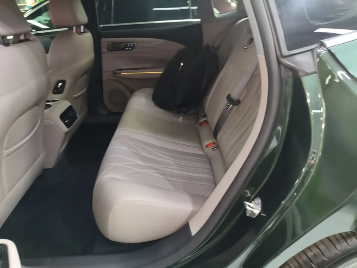 GEELY GALAXY 8 2025