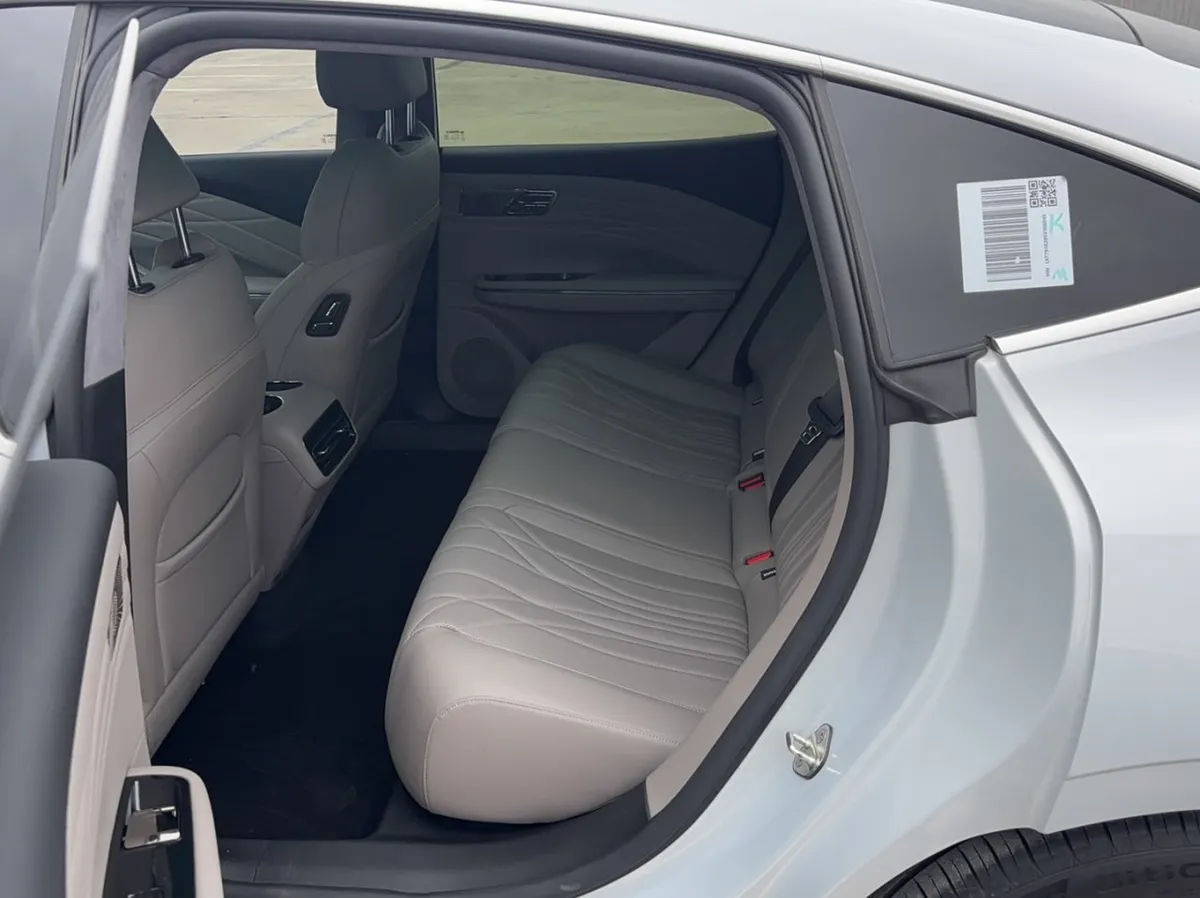GEELY GALAXY 8 2025