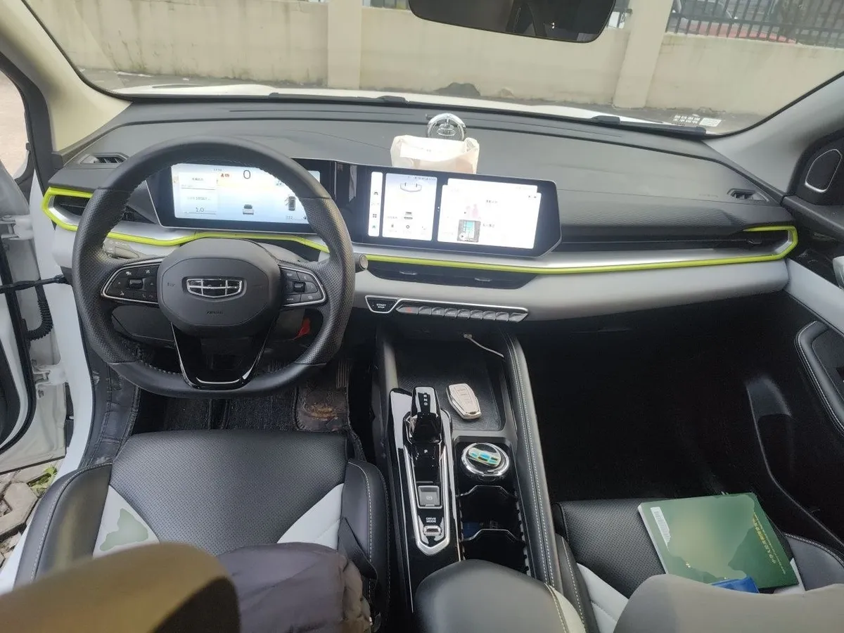 GEELY AUTO COOLRAY 2022