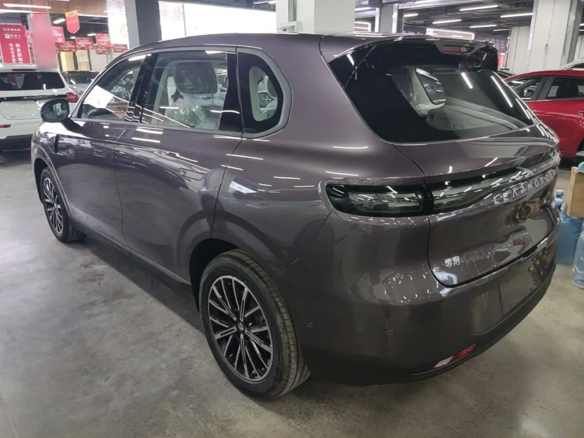 LEAPMOTOR B10 2025