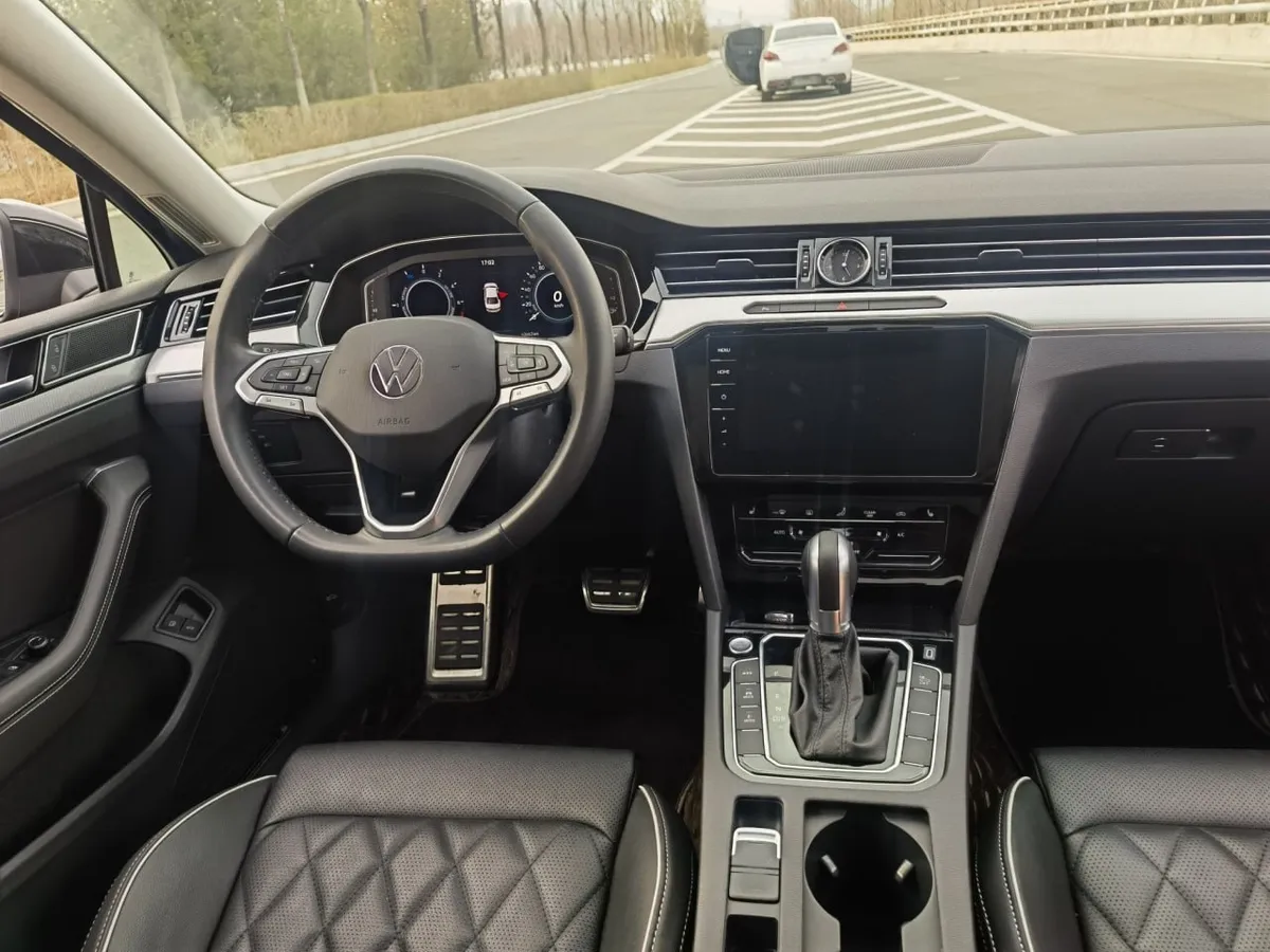 VOLKSWAGEN MAGOTAN LUXURY 2022