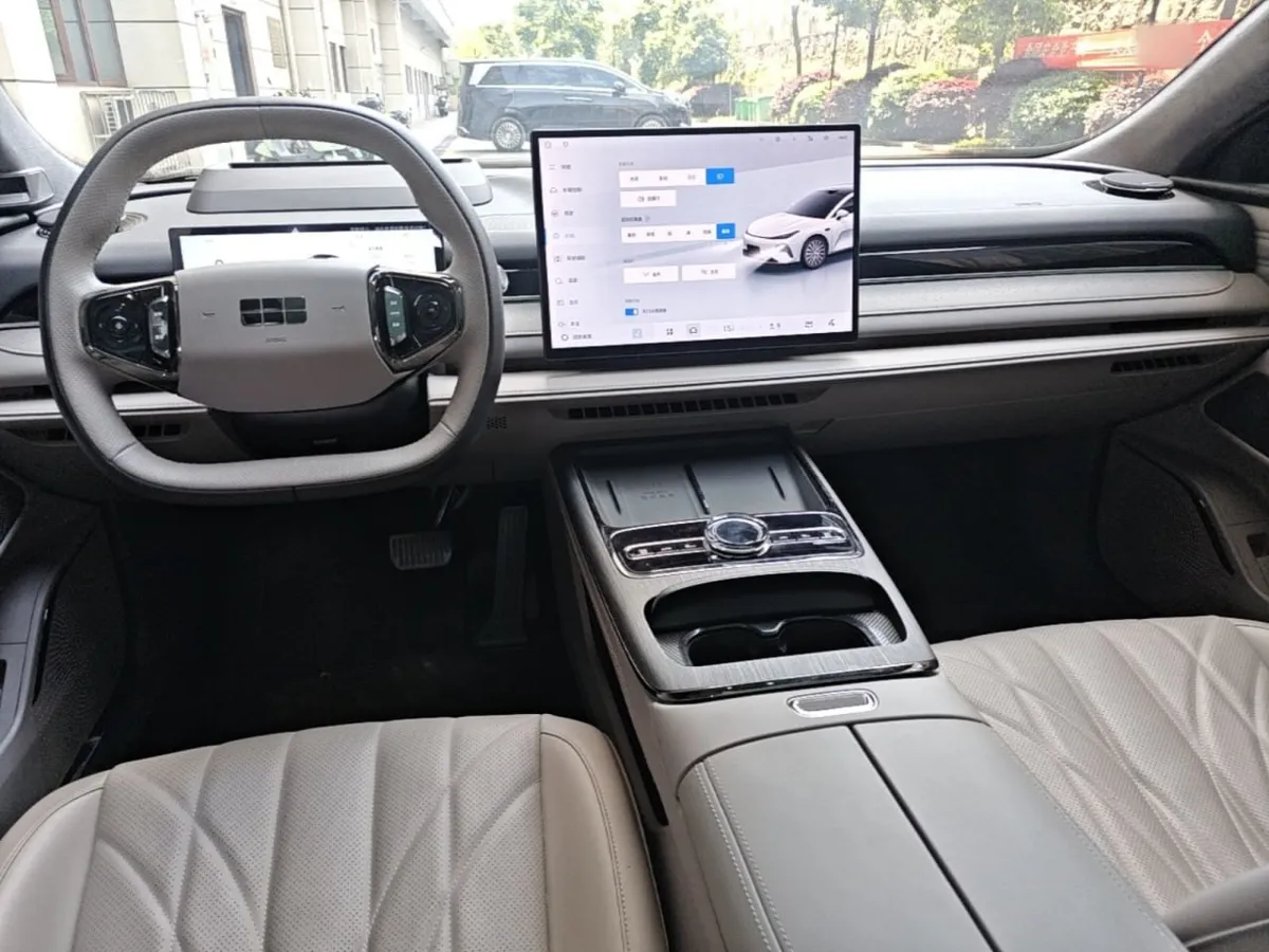 GEELY GALAXY STAR 8 2025