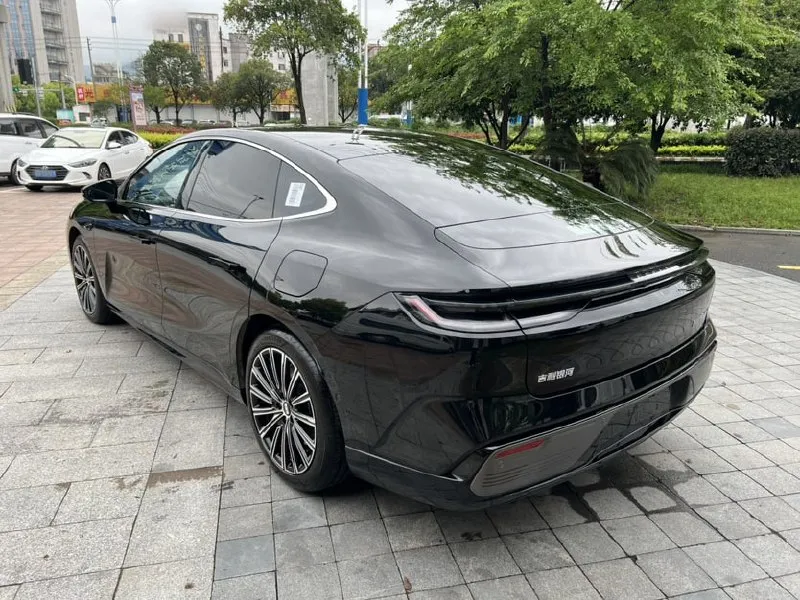 GEELY GALAXY STAR 8 2025