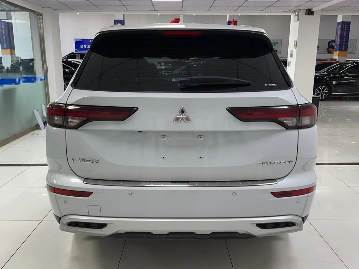 MITSUBISHI OUTLANDER PRESTIGE 2022