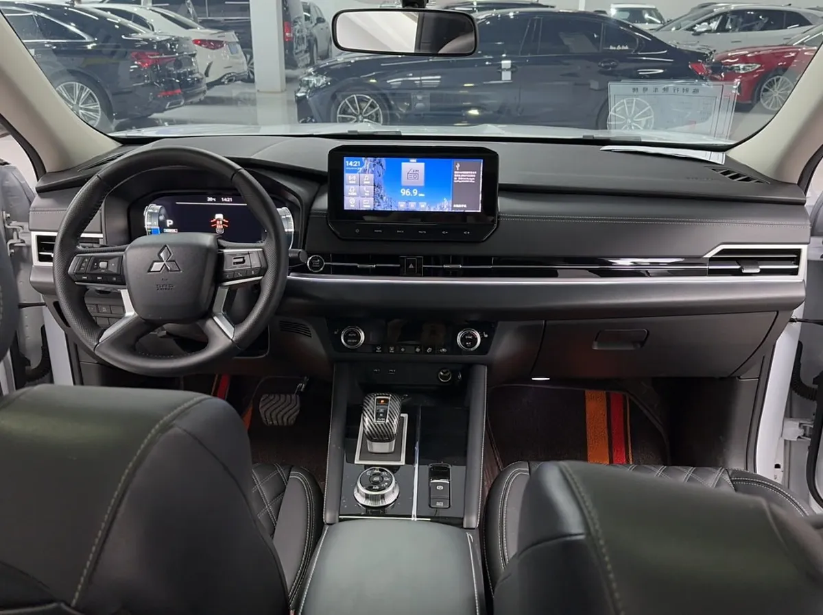MITSUBISHI OUTLANDER PRESTIGE 2022