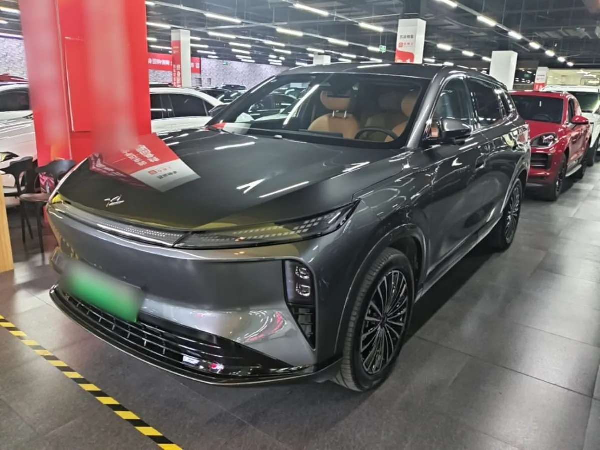 DONGFENG AEOLUS L8 2025