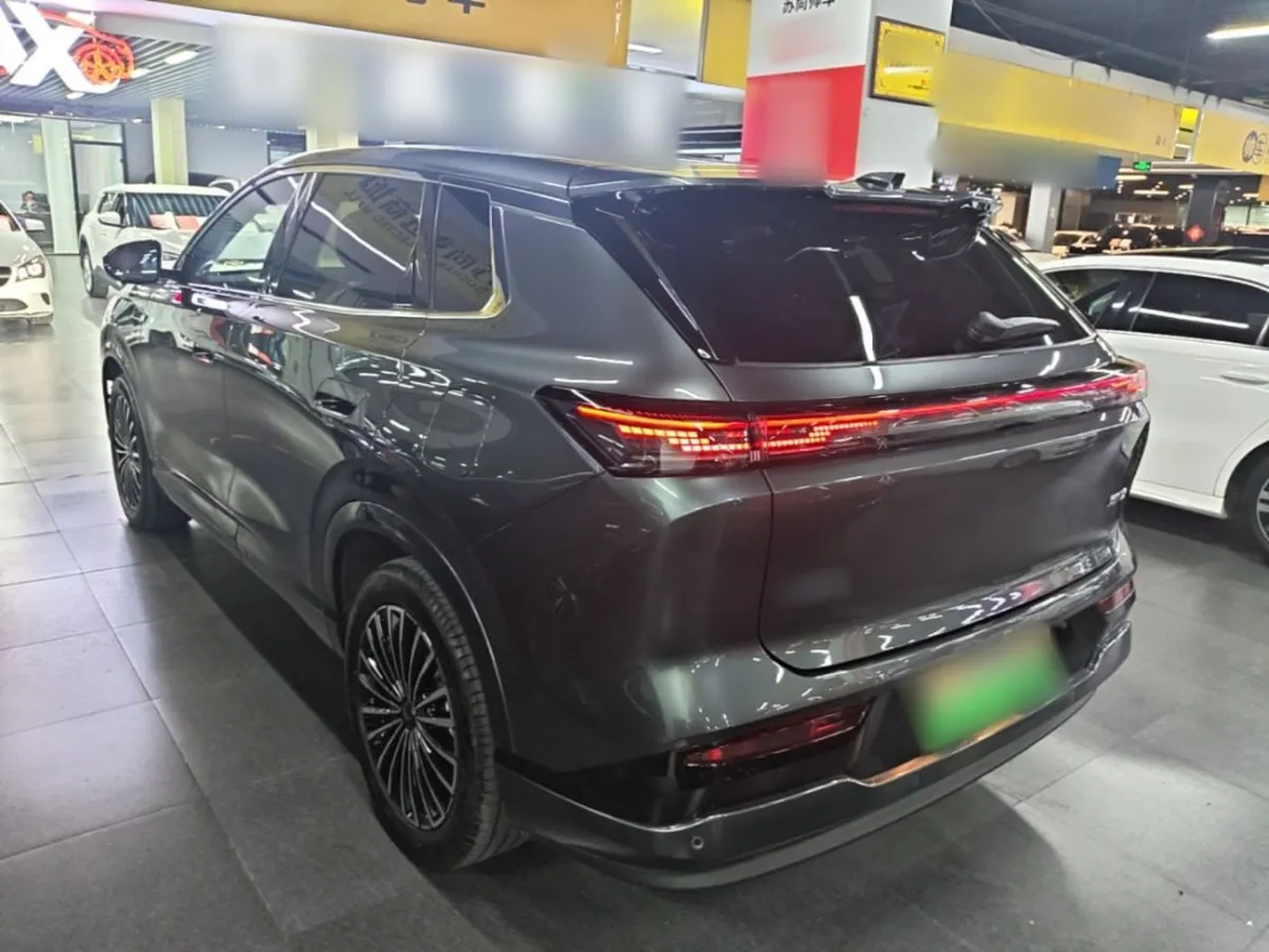DONGFENG AEOLUS L8 2025