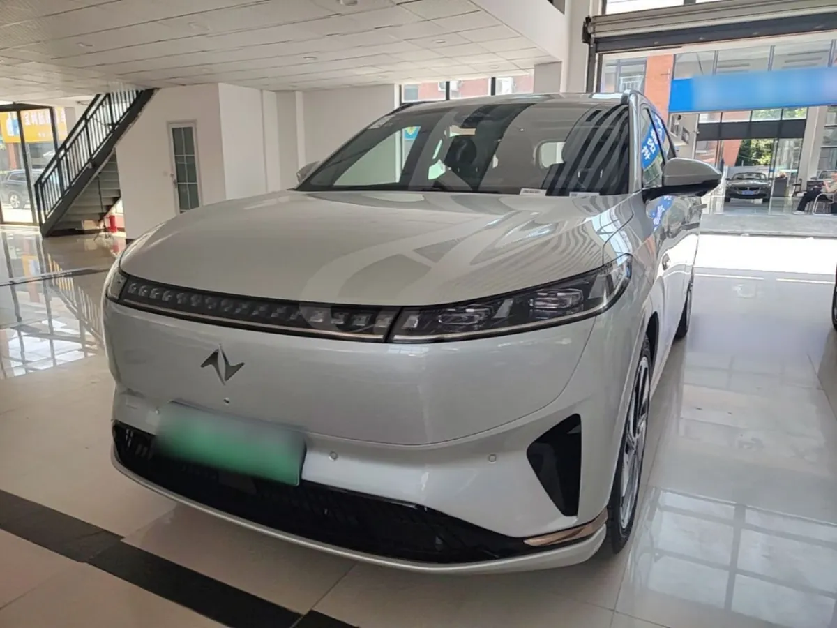 DONGFENG eπ 008 2024