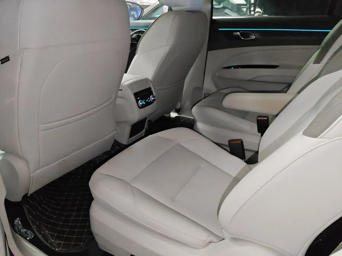 FORD EQUATOR LUXURY 2025