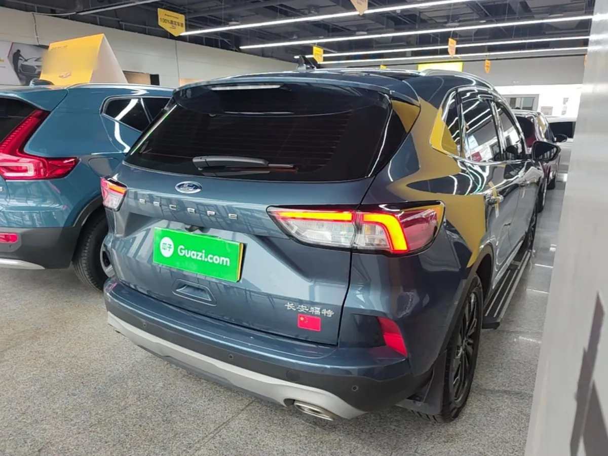 FORD ESCAPE 2024