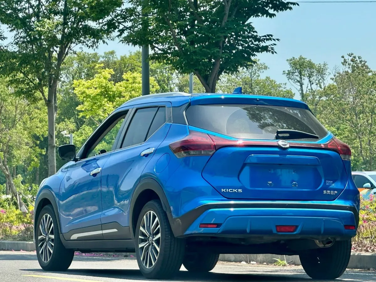 NISSAN KICKS LUXURY 2022