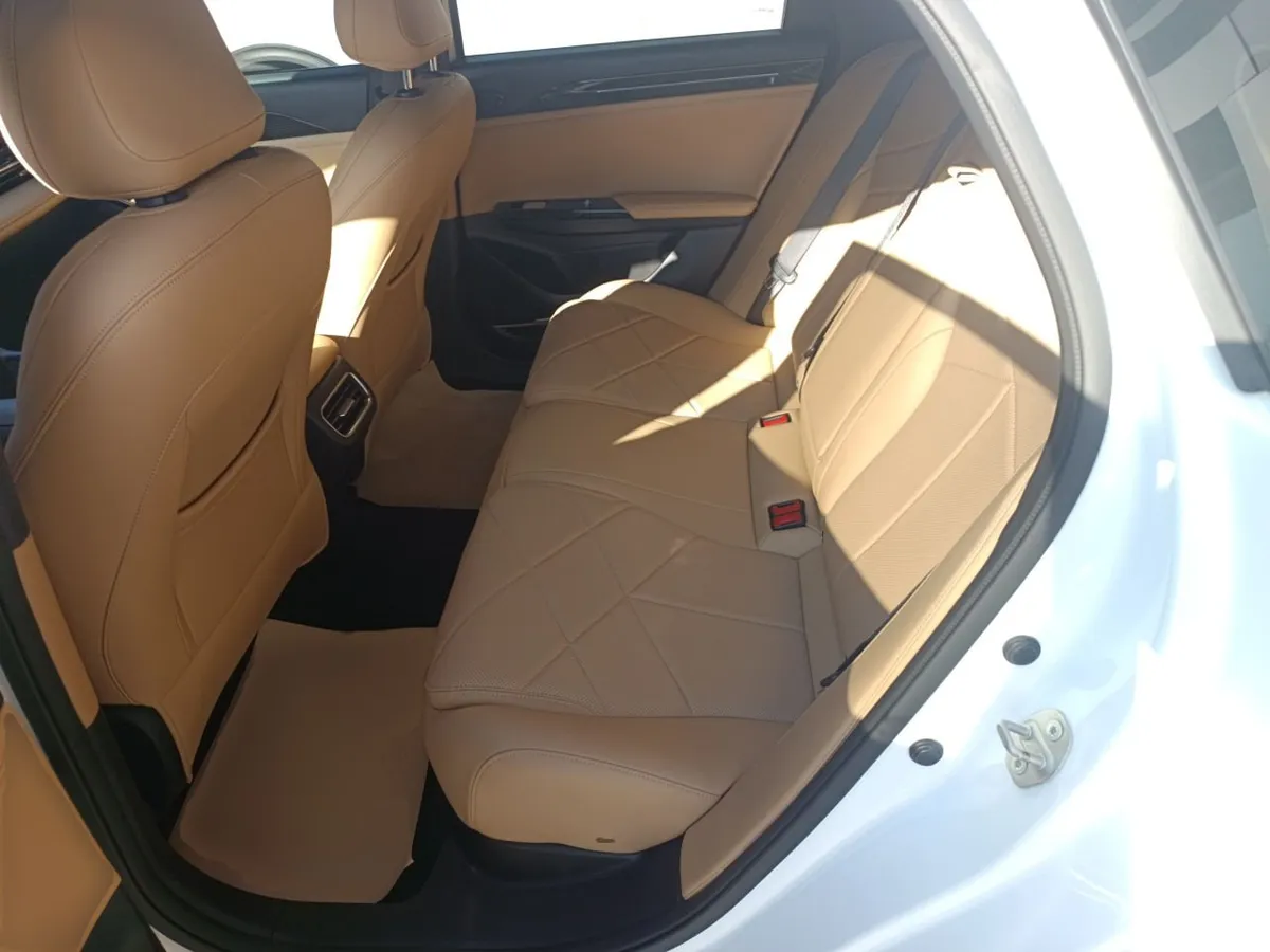 GEELY GALAXY L6 2024