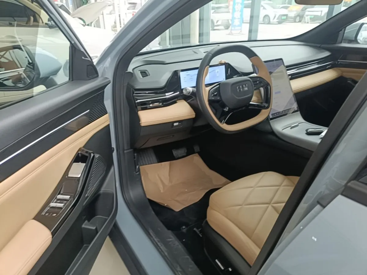 GEELY GALAXY L6 2023