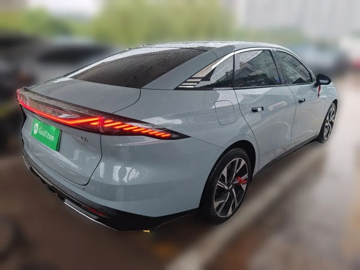 GEELY GALAXY L6 2024