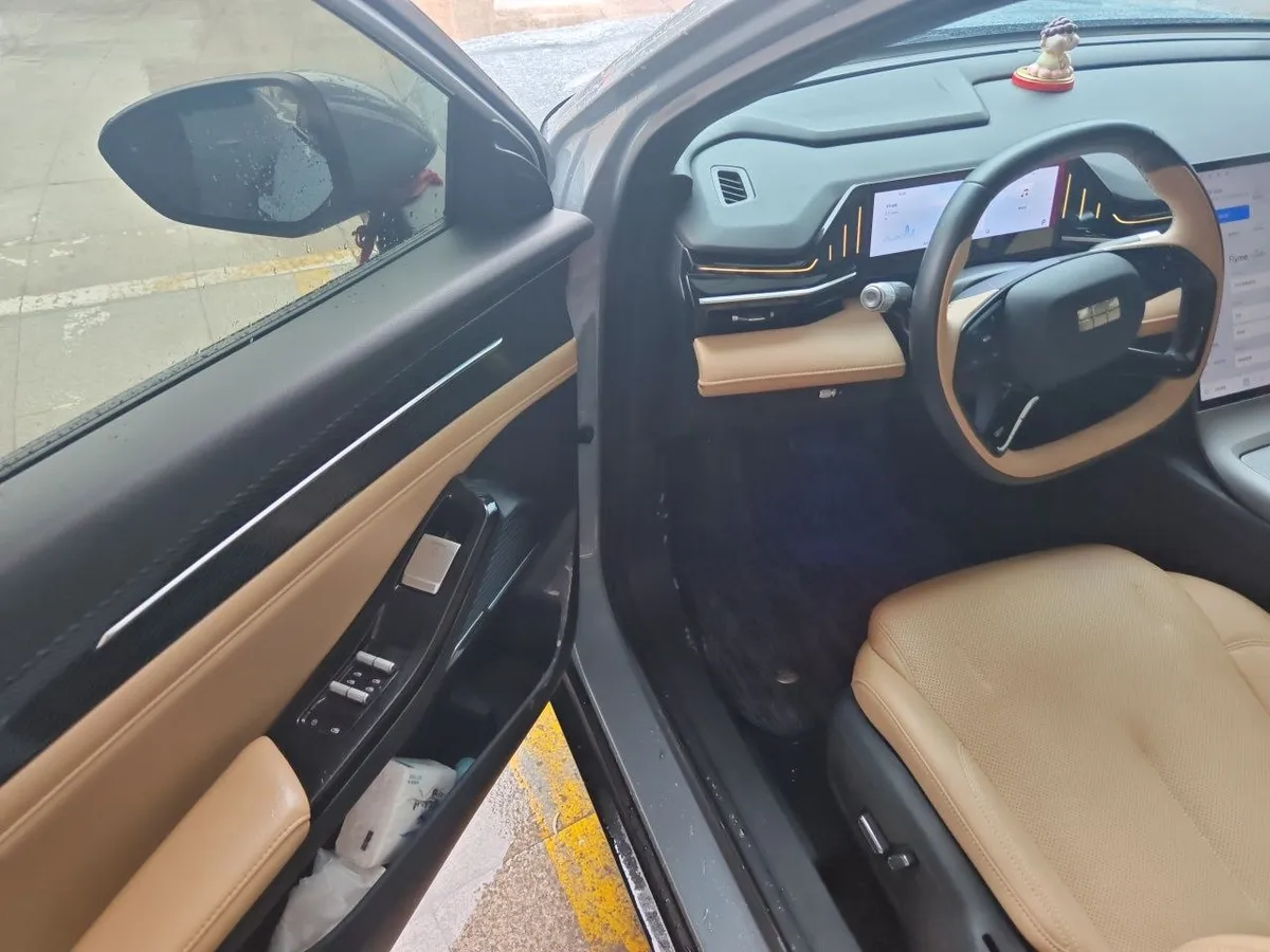 GEELY GALAXY L6 2024