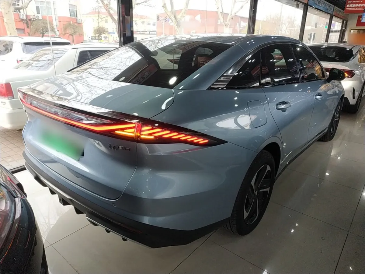 GEELY GALAXY L6 2025