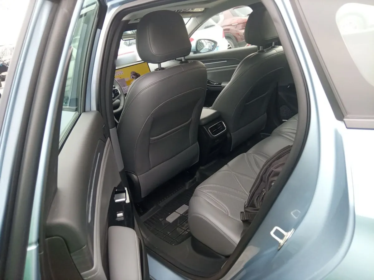 GEELY GALAXY L6 2025