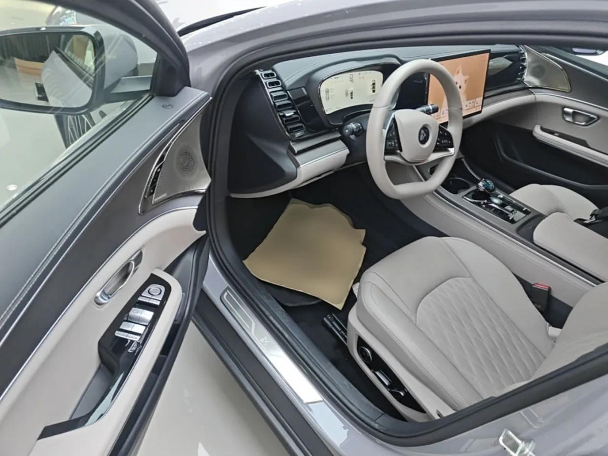 BYD HAN 2024