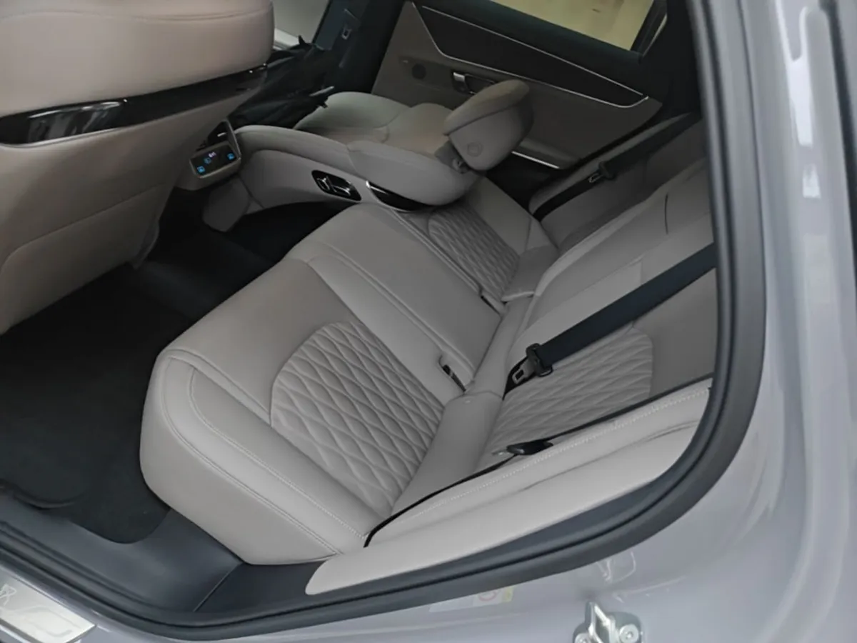 BYD HAN 2024