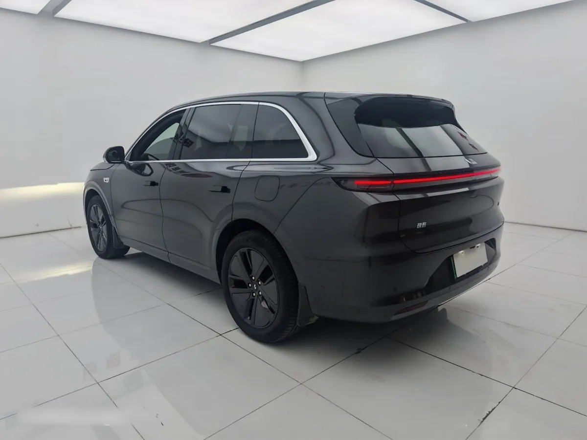 LI AUTO L6 2024