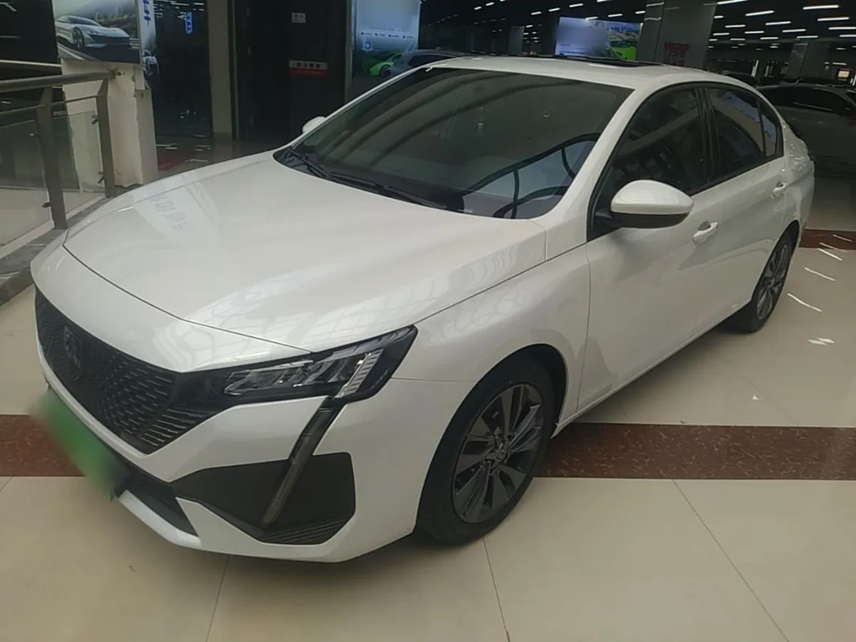 PEUGEOT 408 2022
