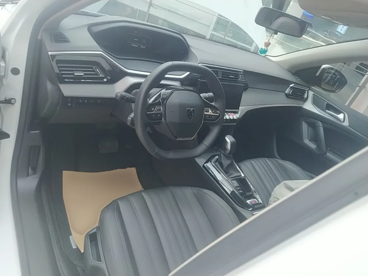 PEUGEOT 408 2022