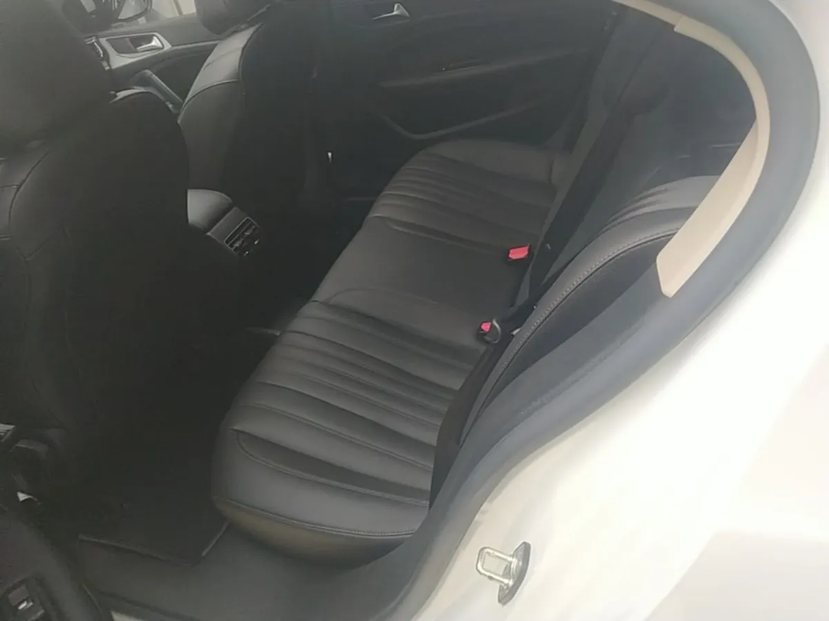 PEUGEOT 408 2022