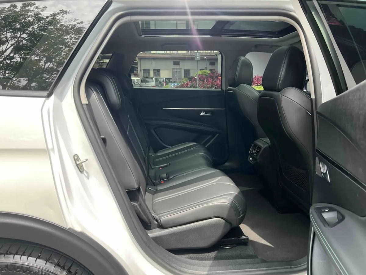 PEUGEOT 5008 2021