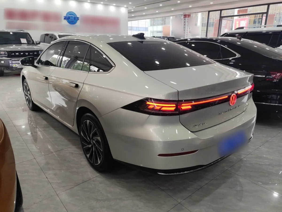 VOLKSWAGEN SAGITAR LUXURY 2025