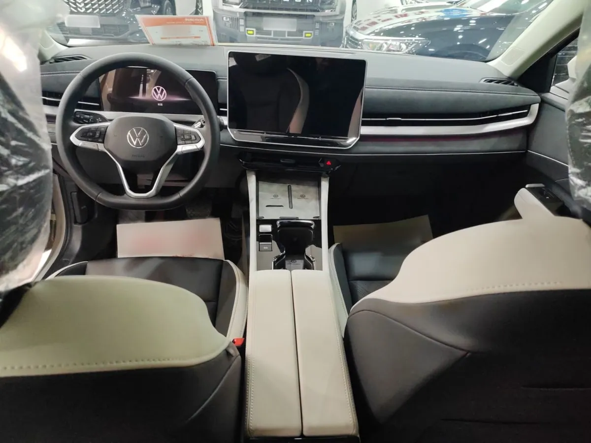 VOLKSWAGEN SAGITAR LUXURY 2025