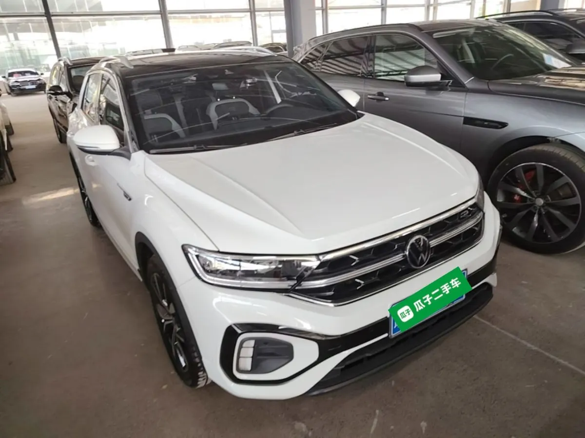 VOLKSWAGEN T-ROC 2023
