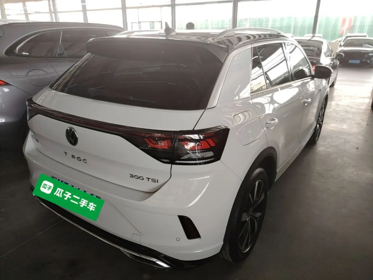 VOLKSWAGEN T-ROC 2023