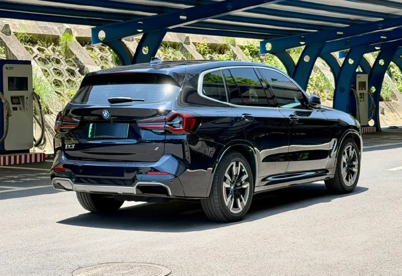 BMW IX3 2024