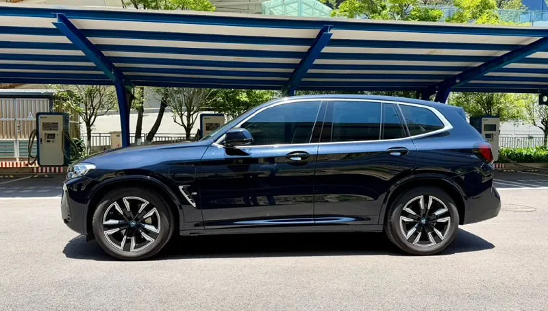 BMW IX3 2024