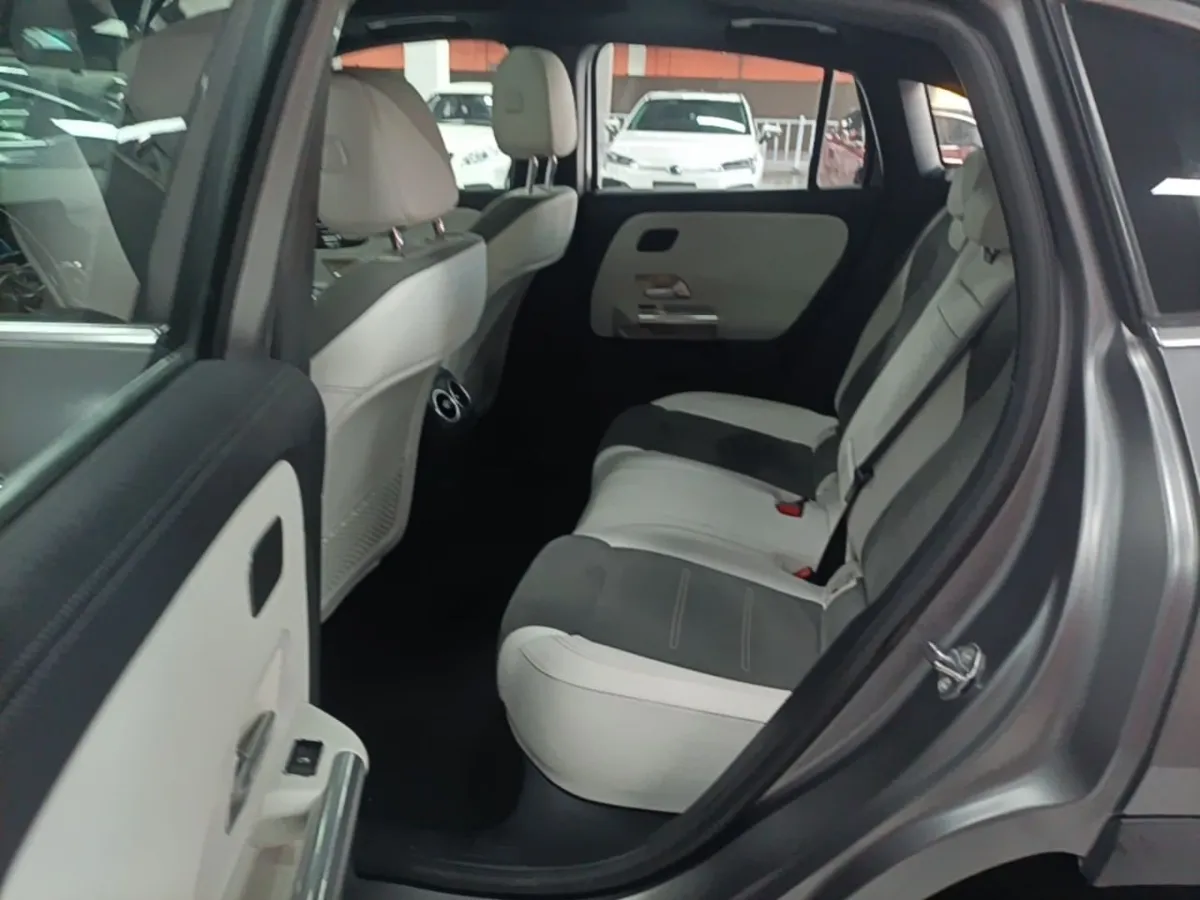 MERCEDES-BENZ EQA 2021