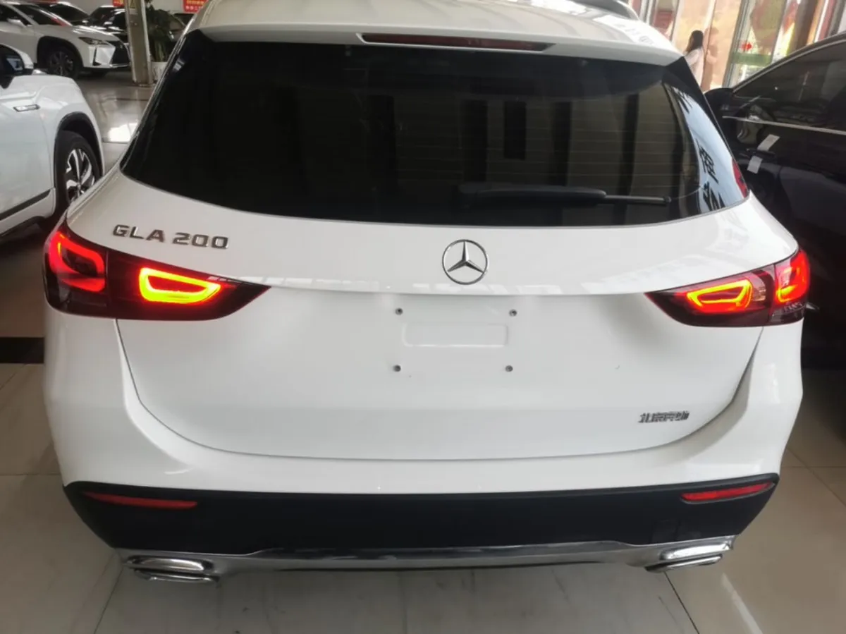 MERCEDES-BENZ GLA 2022